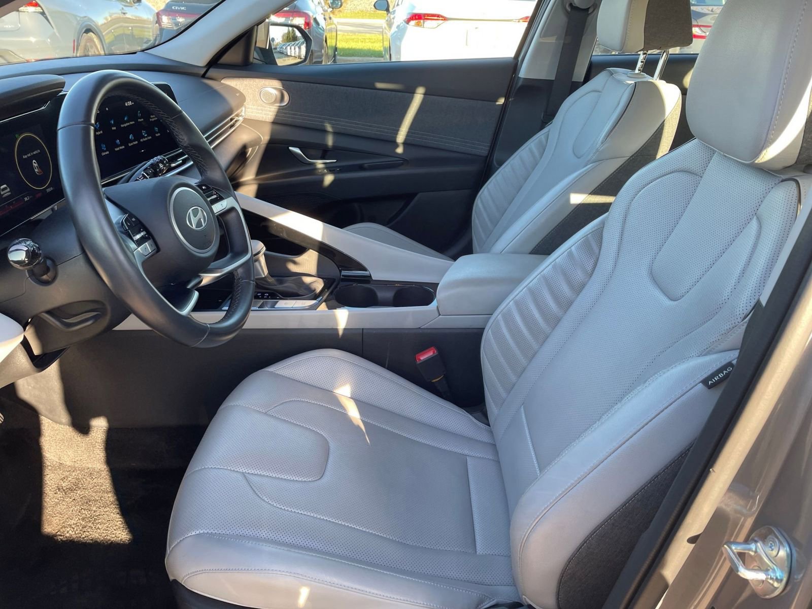 Thumbnail: 2025 Hyundai Elantra - 25