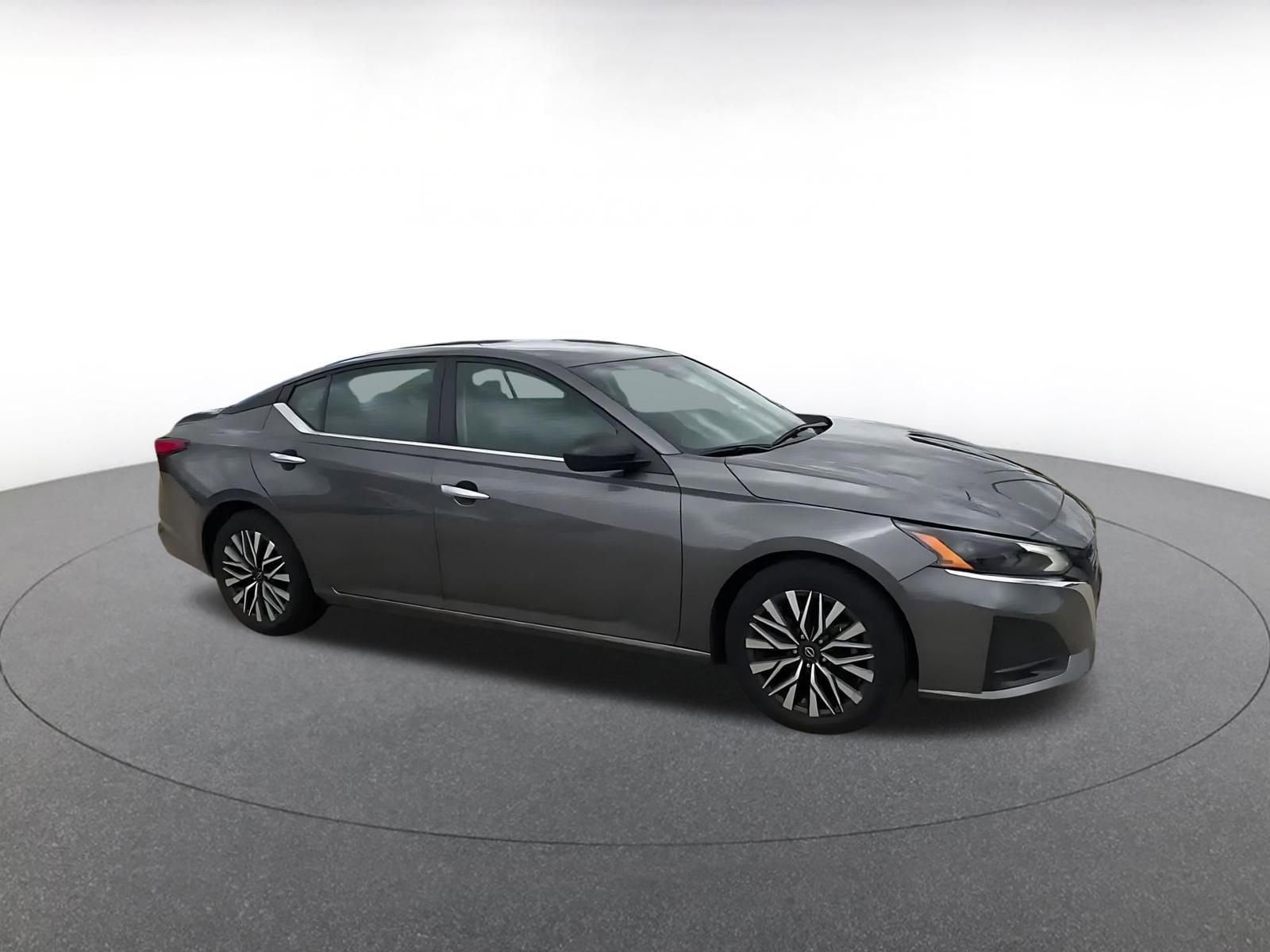 Thumbnail: 2025 Nissan Altima - 2