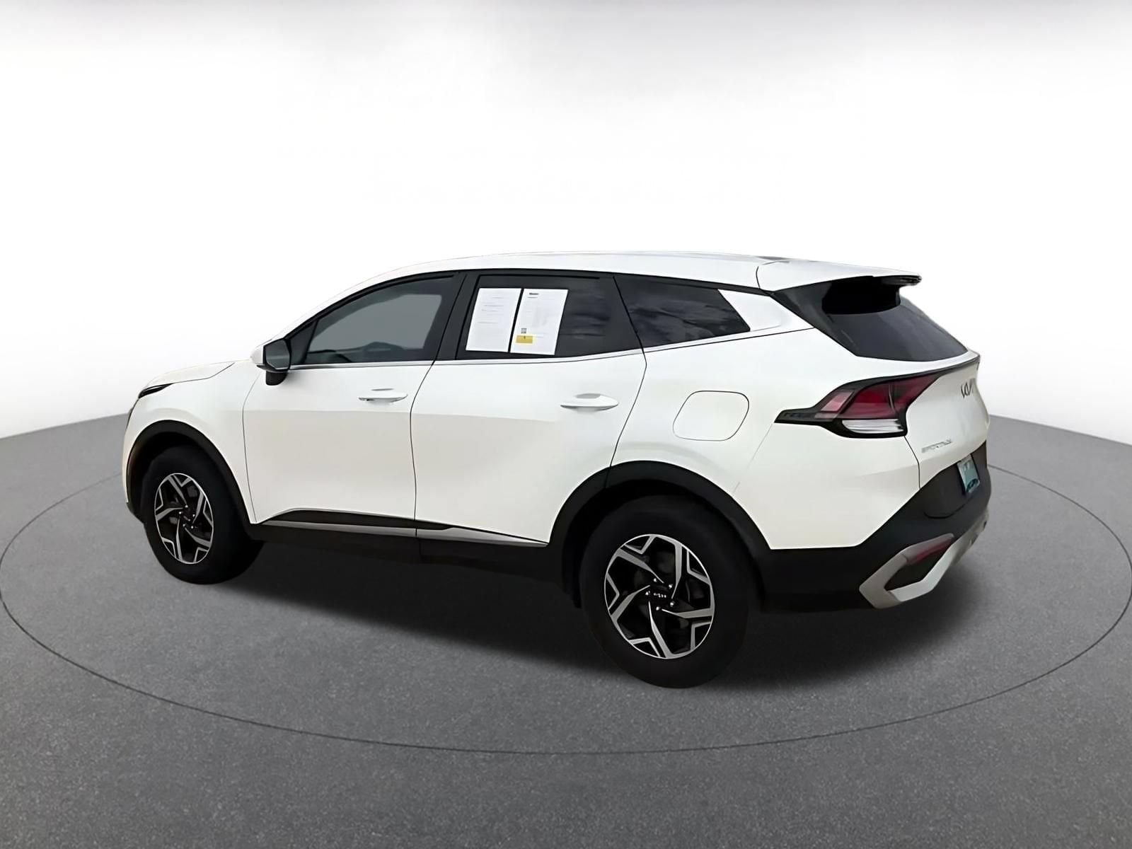 Thumbnail: 2023 Kia Sportage - 10