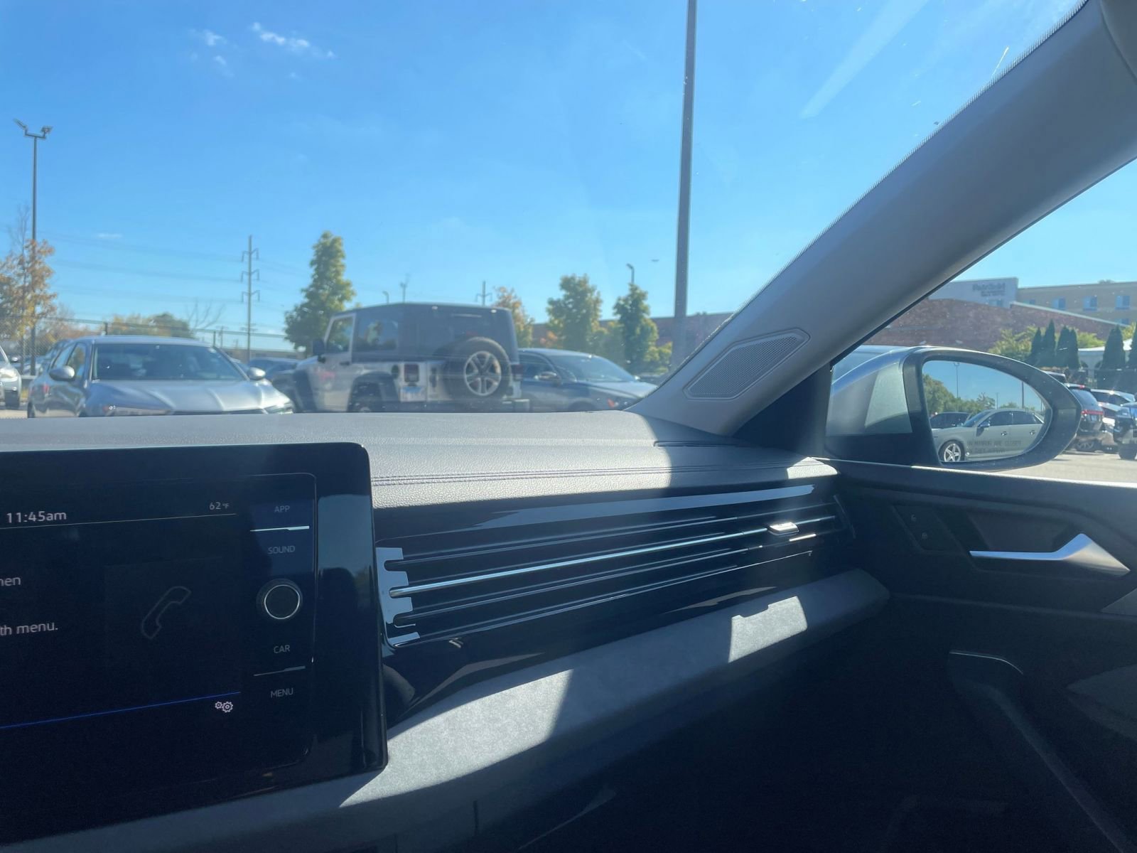 Thumbnail: 2025 Volkswagen Jetta - 35