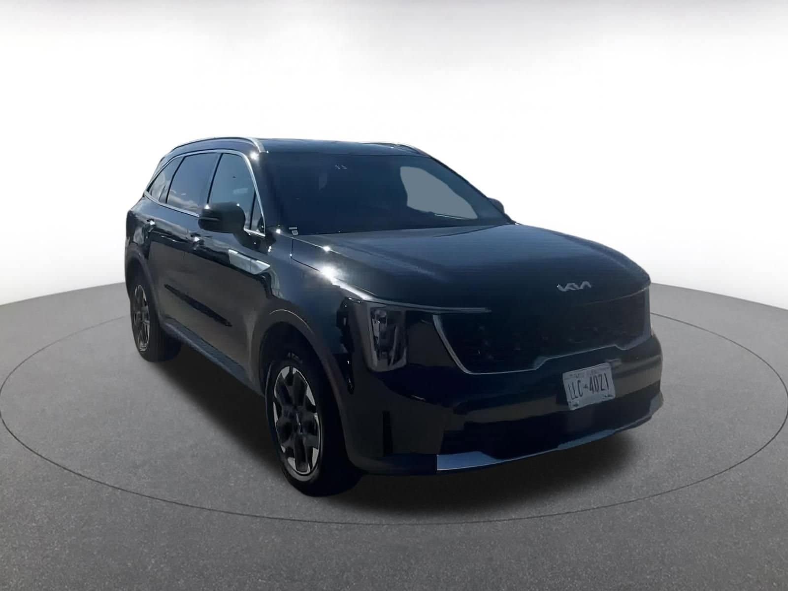 Thumbnail: 2024 Kia Sorento - 3