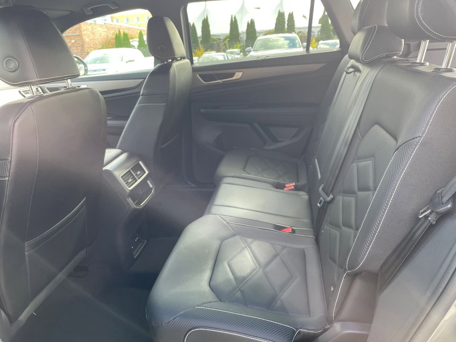 Thumbnail: 2025 Volkswagen Atlas - 25