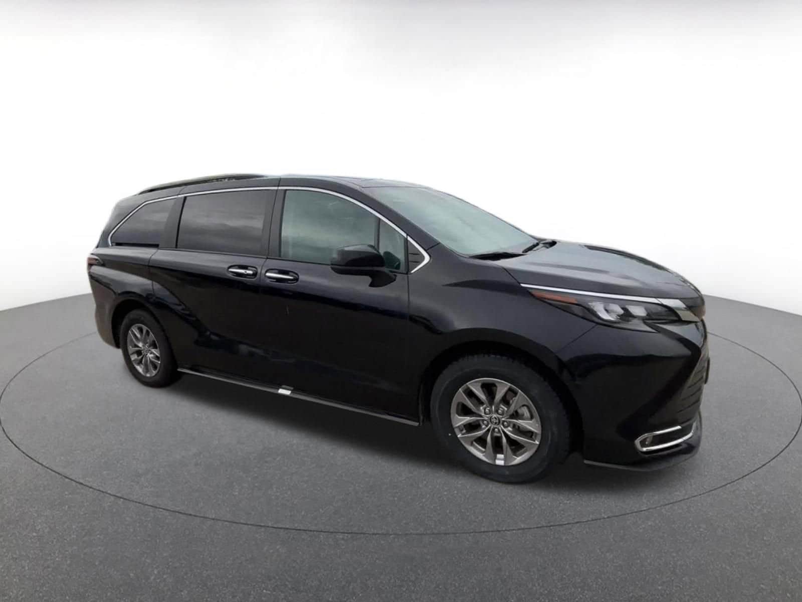 Thumbnail: 2024 Toyota Sienna - 2