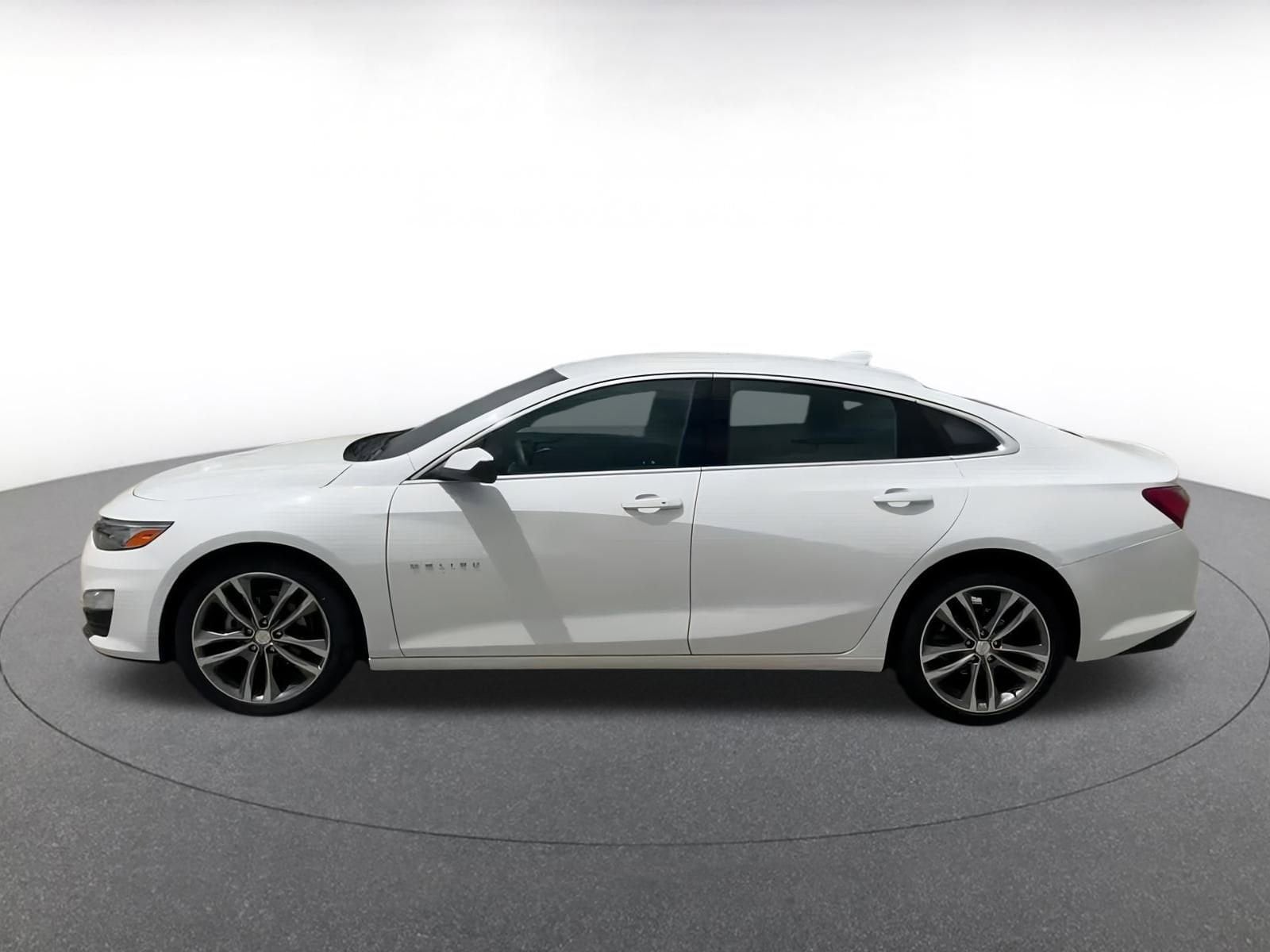 Thumbnail: 2024 Chevrolet Malibu - 9