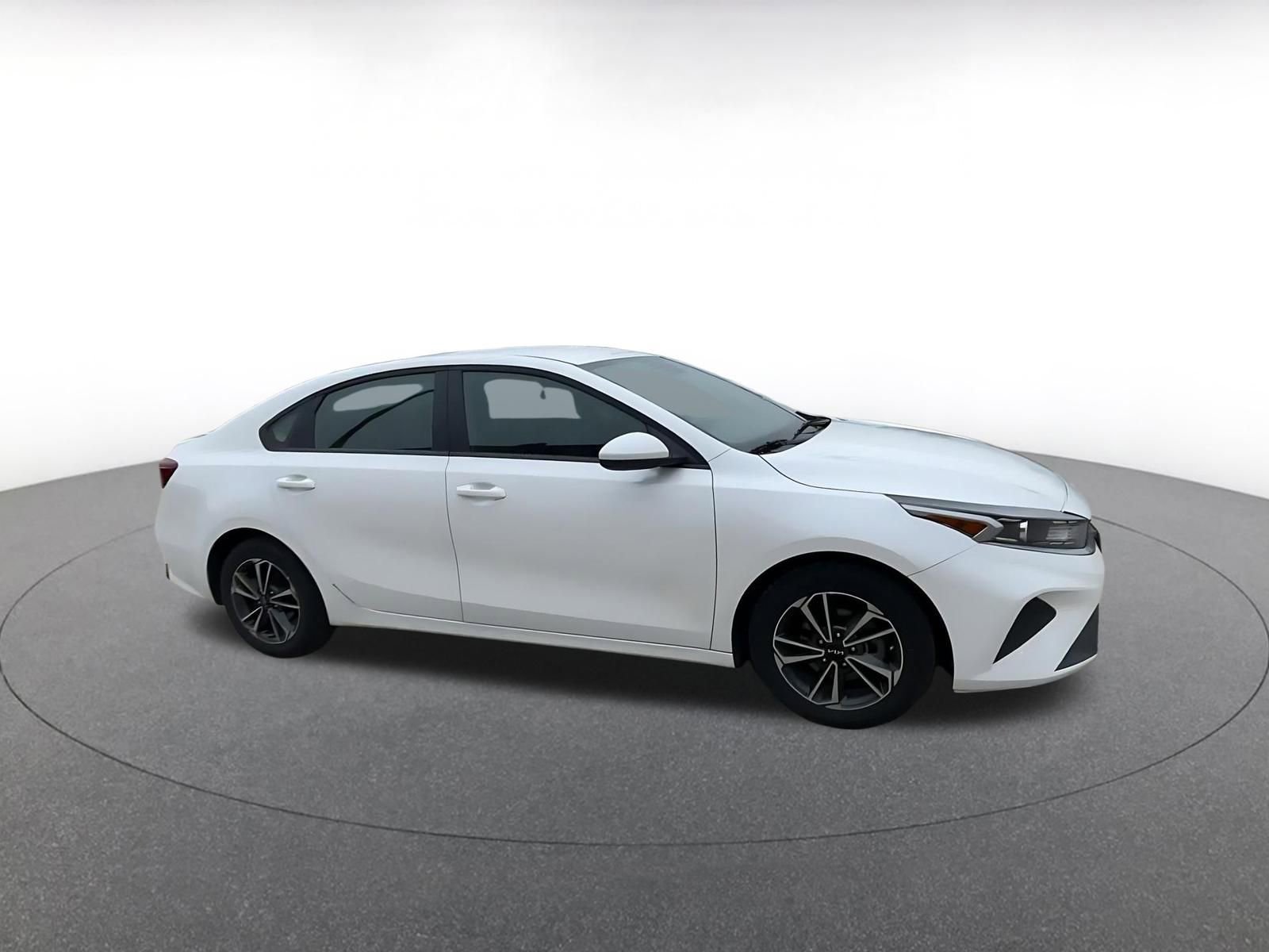 Thumbnail: 2024 Kia Forte - 2