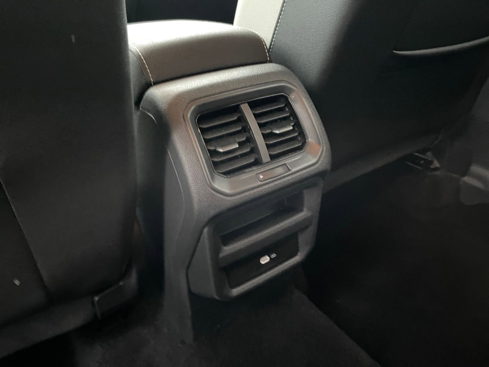 Thumbnail: 2025 Volkswagen Taos - 24