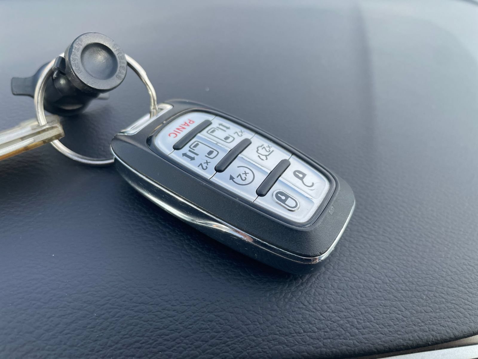 Thumbnail: 2024 Chrysler Voyager - 21