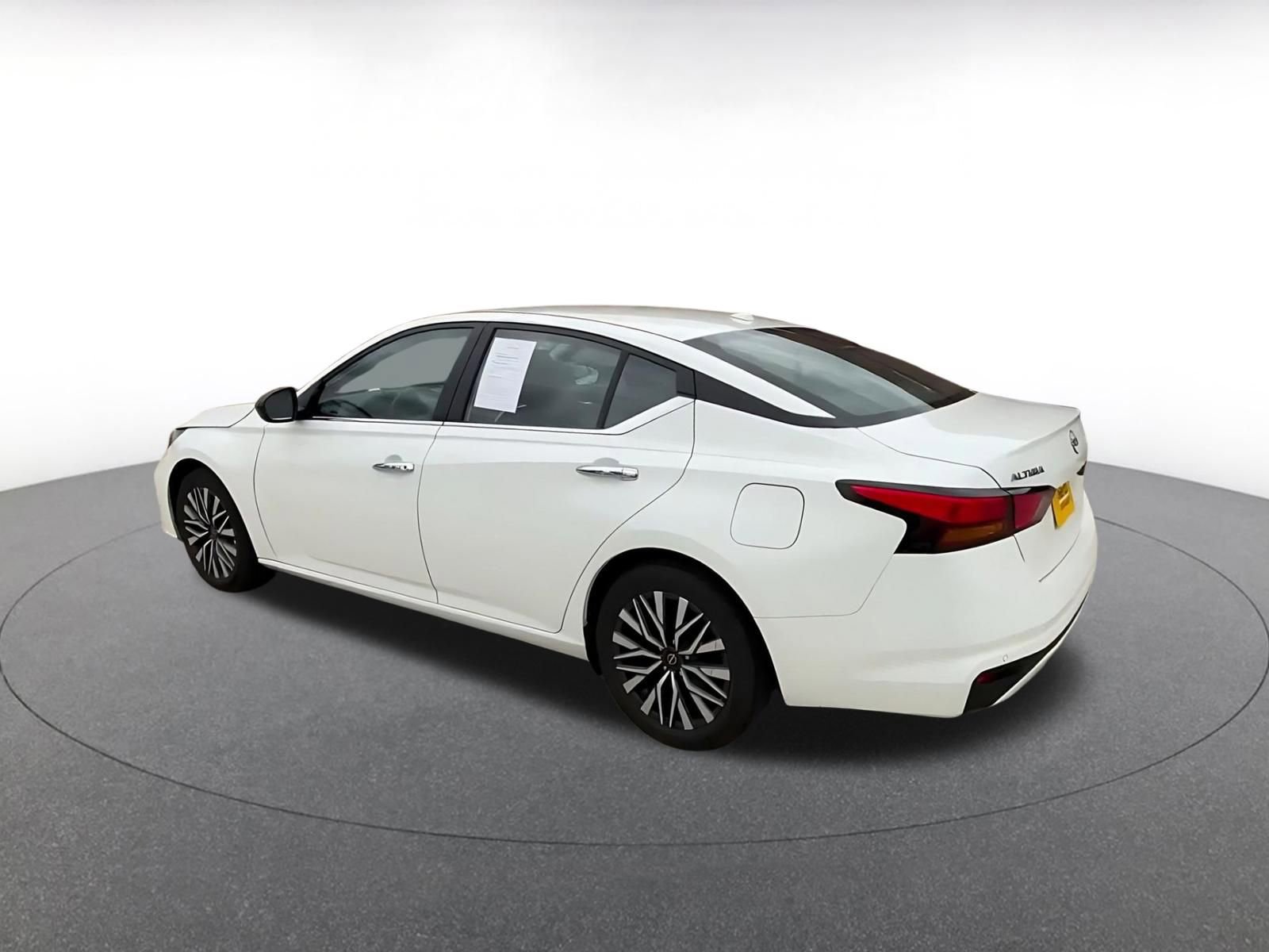 Thumbnail: 2025 Nissan Altima - 10