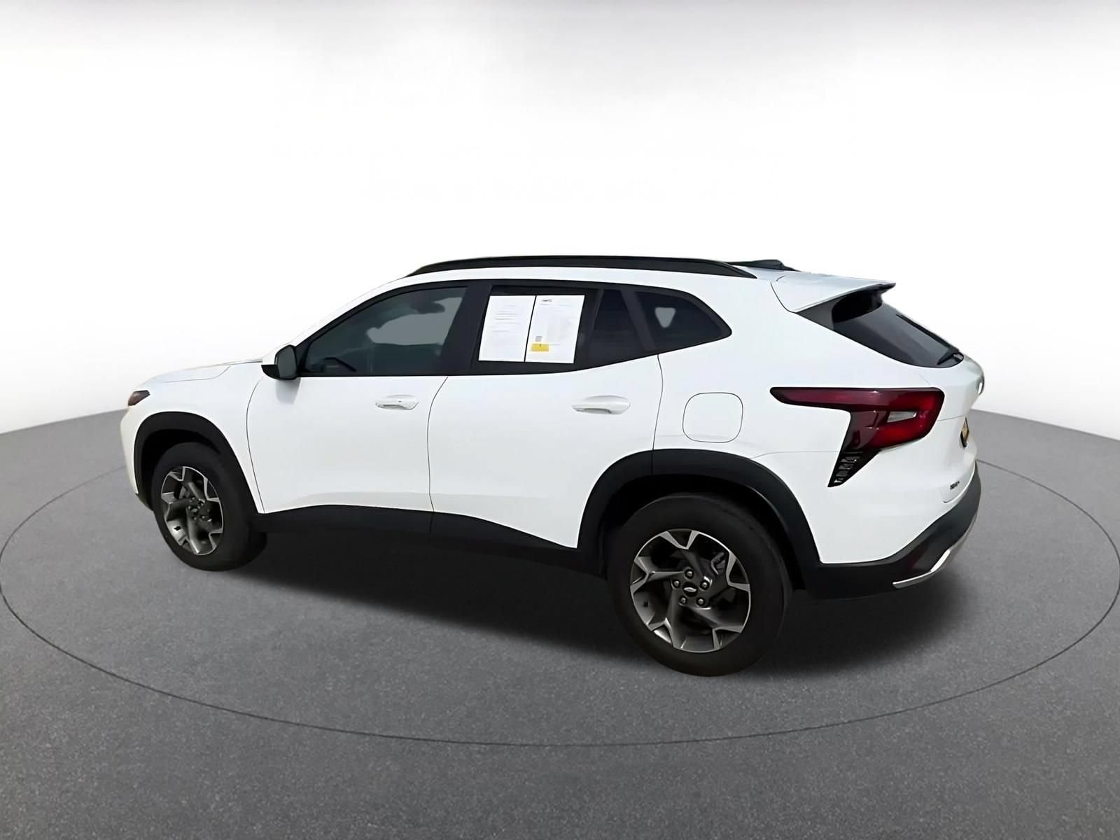 Thumbnail: 2025 Chevrolet Trax - 8