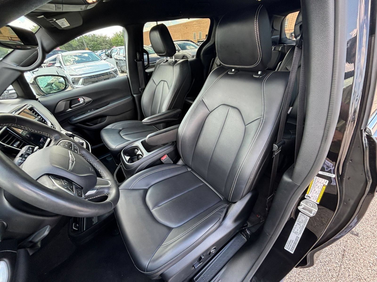 Thumbnail: 2025 Chrysler Pacifica - 34