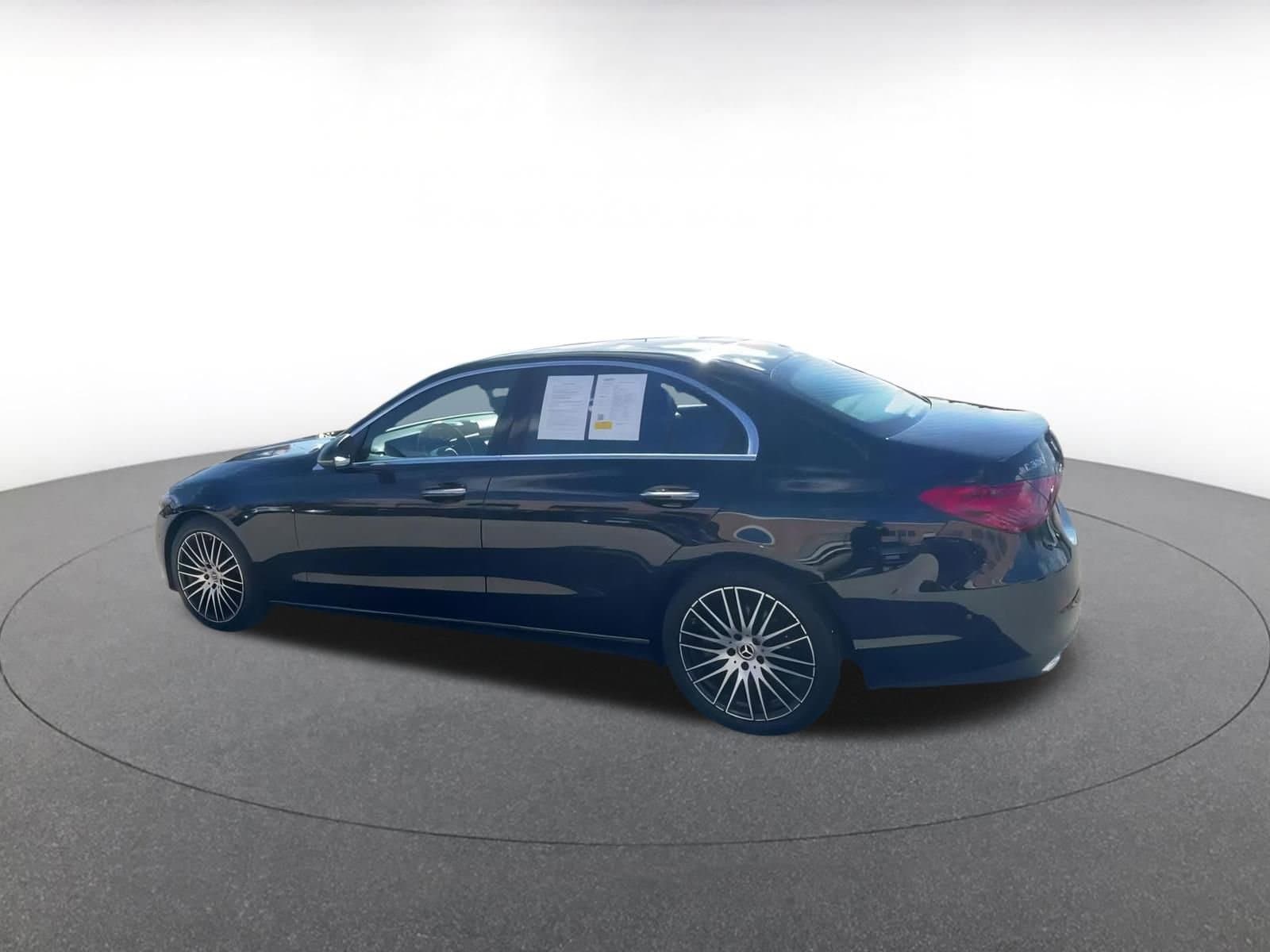 Thumbnail: 2024 Mercedes-Benz C-Class - 10