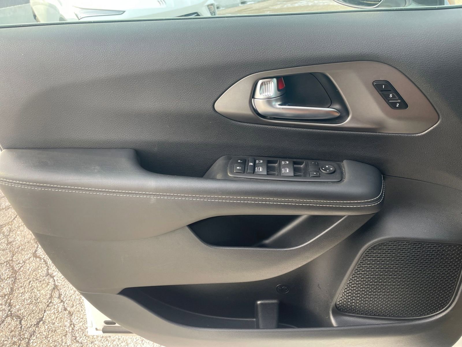 Thumbnail: 2025 Chrysler Pacifica - 21