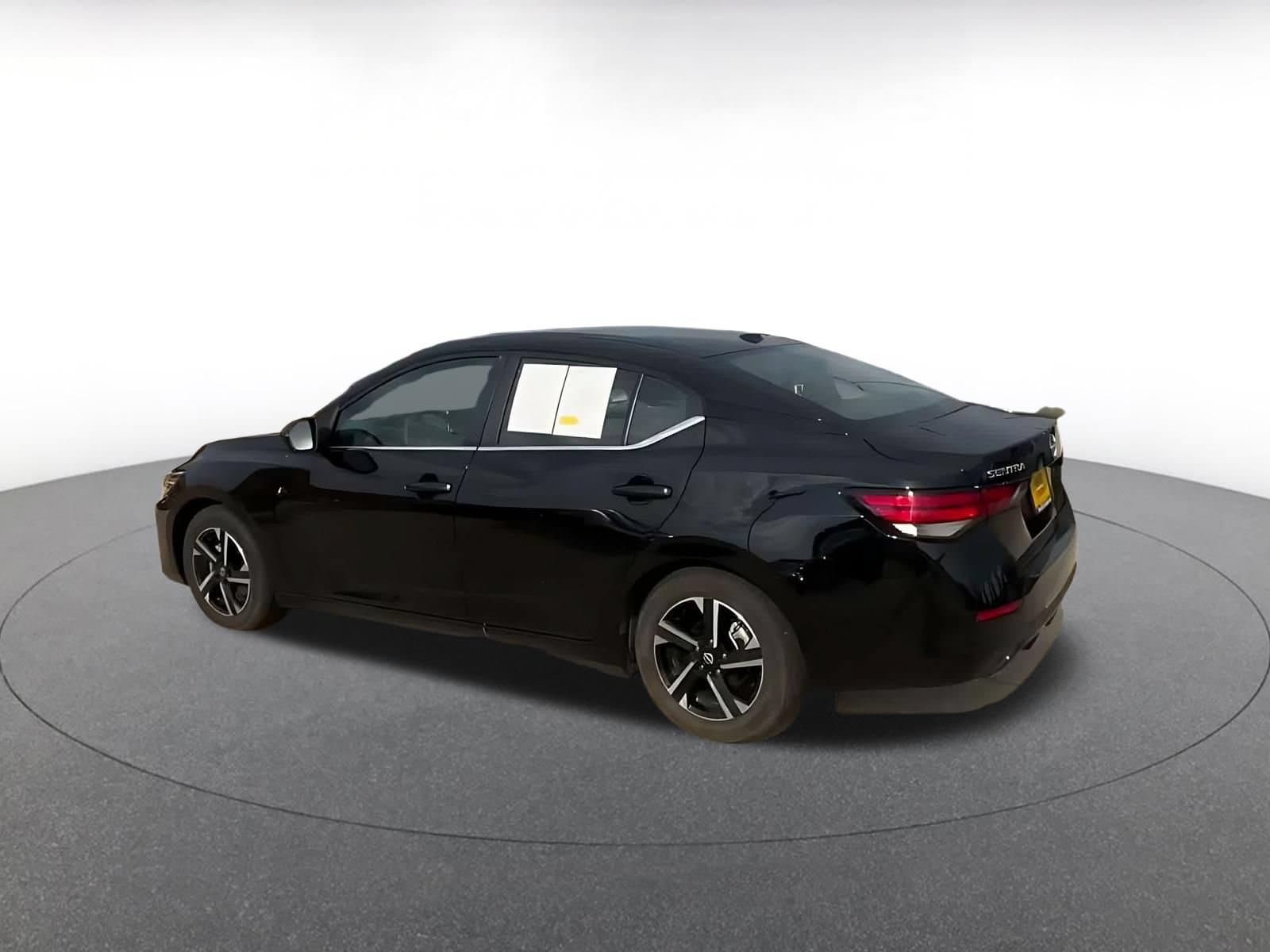 Thumbnail: 2025 Nissan Sentra - 9