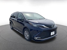 2024 Toyota Sienna XLE -
                  Des Plaines, IL