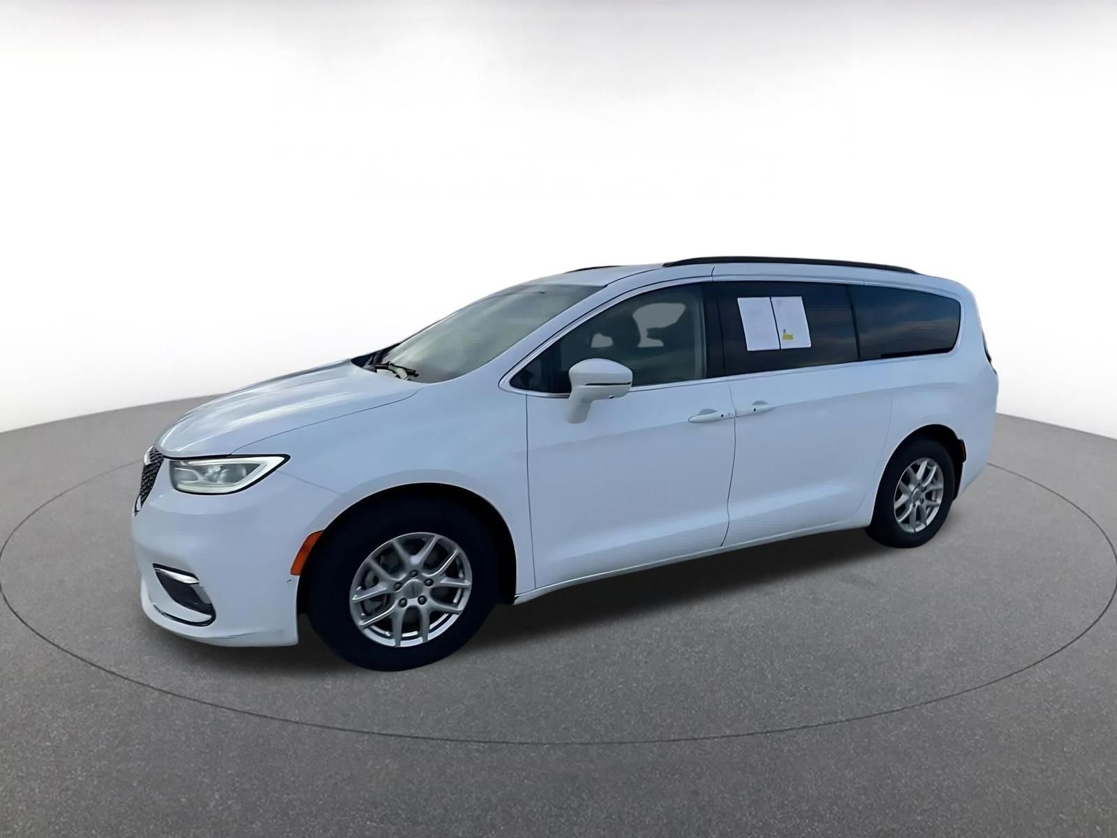 Thumbnail: 2022 Chrysler Pacifica - 8