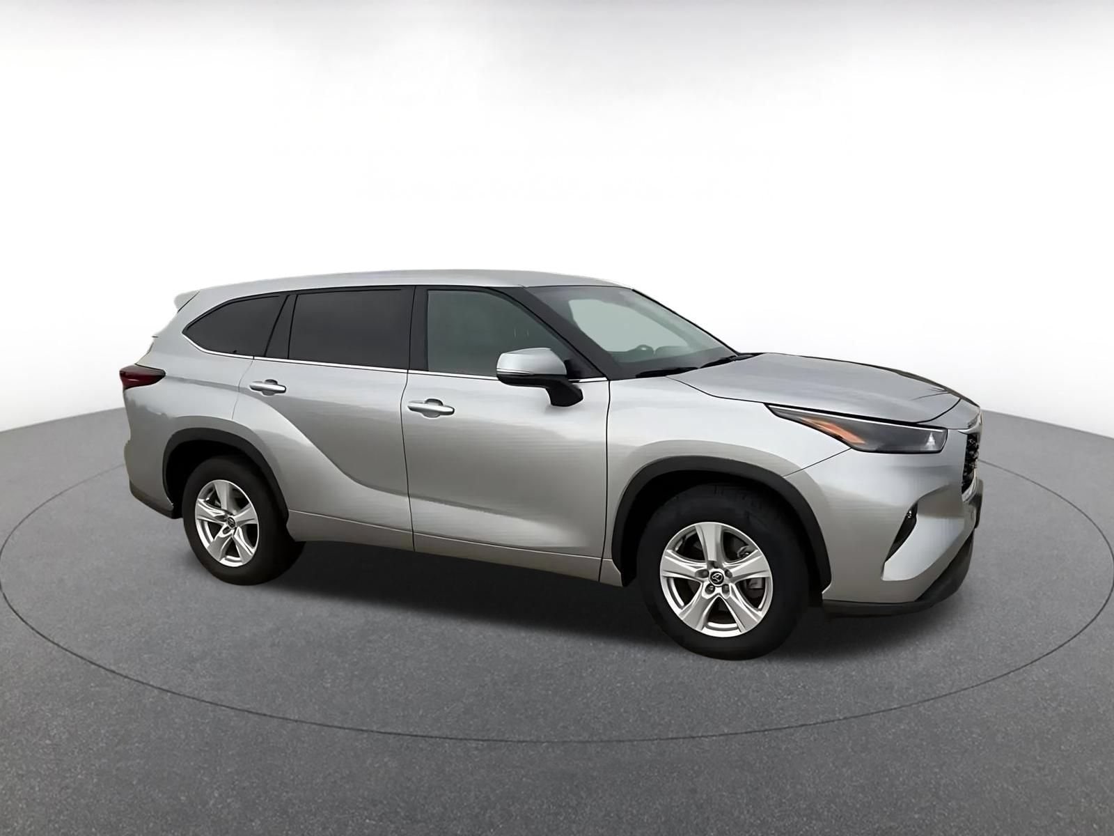 Thumbnail: 2025 Toyota Highlander - 2