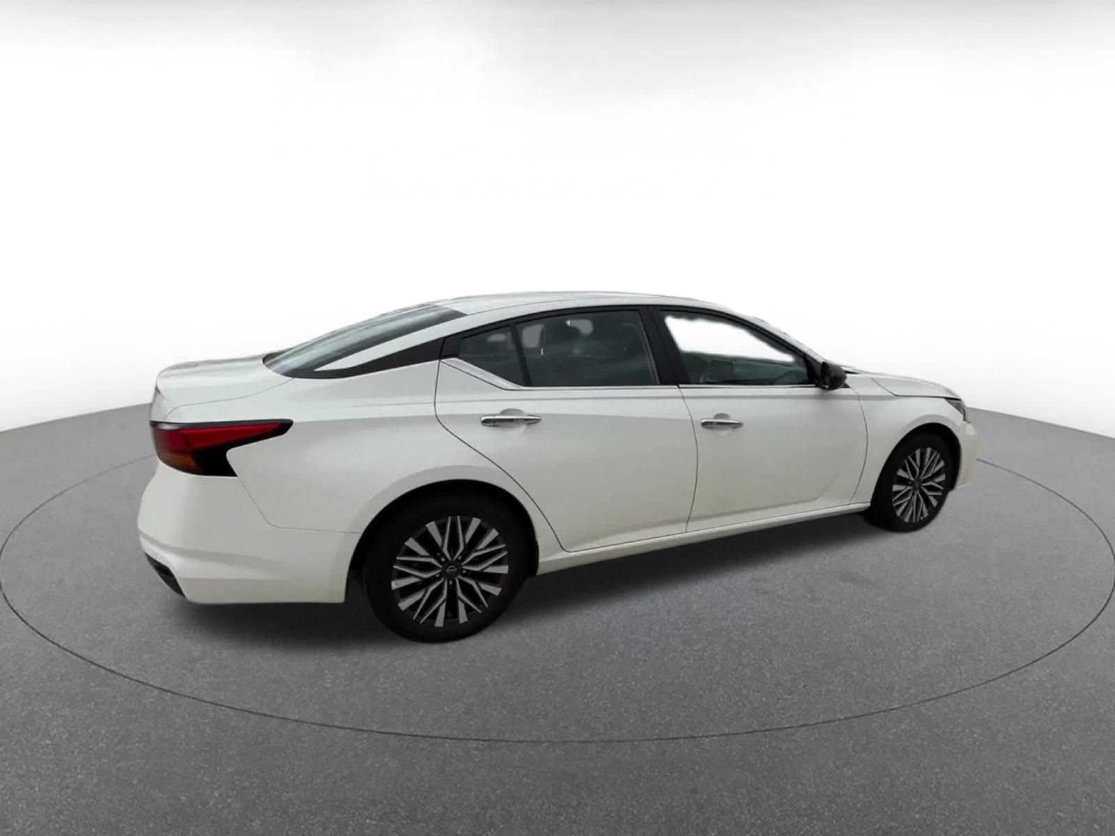 Thumbnail: 2025 Nissan Altima - 12