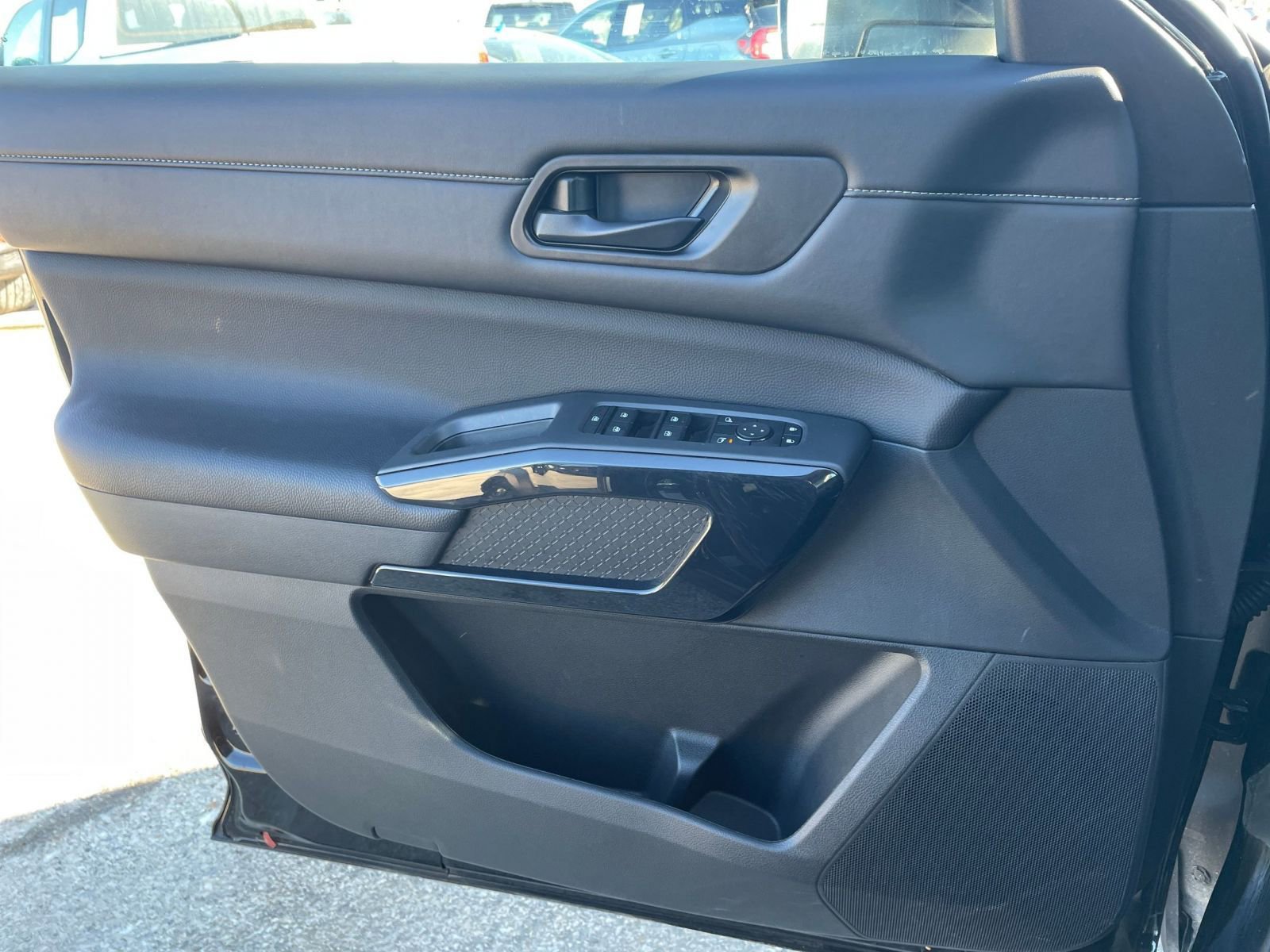 Thumbnail: 2025 Nissan Pathfinder - 18