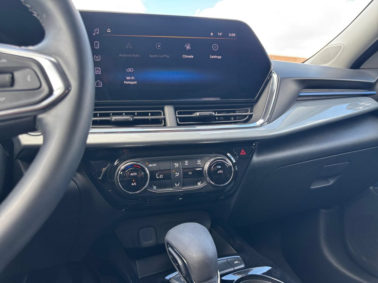Thumbnail: 2025 Chevrolet Trax - 17