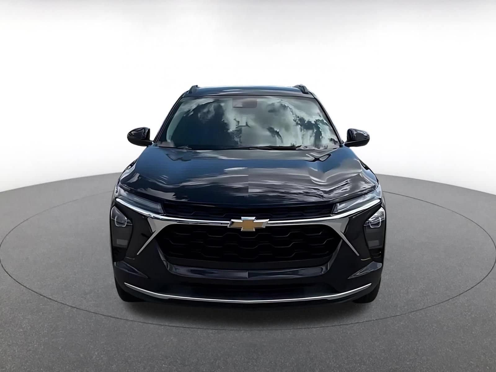 Thumbnail: 2025 Chevrolet Trax - 4