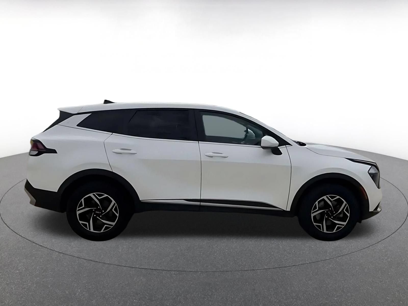 Thumbnail: 2023 Kia Sportage - 16