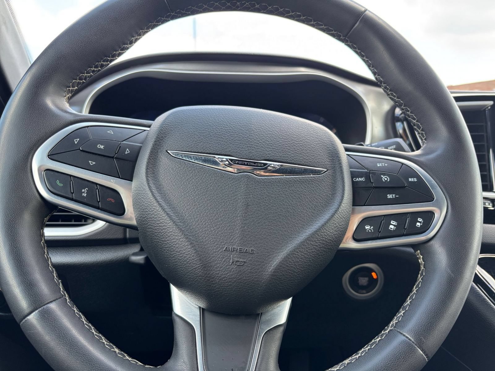 Thumbnail: 2025 Chrysler Pacifica - 25