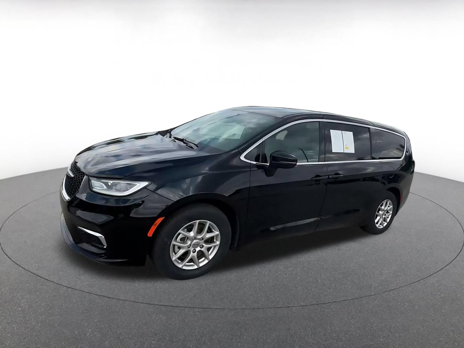 Thumbnail: 2025 Chrysler Pacifica - 7