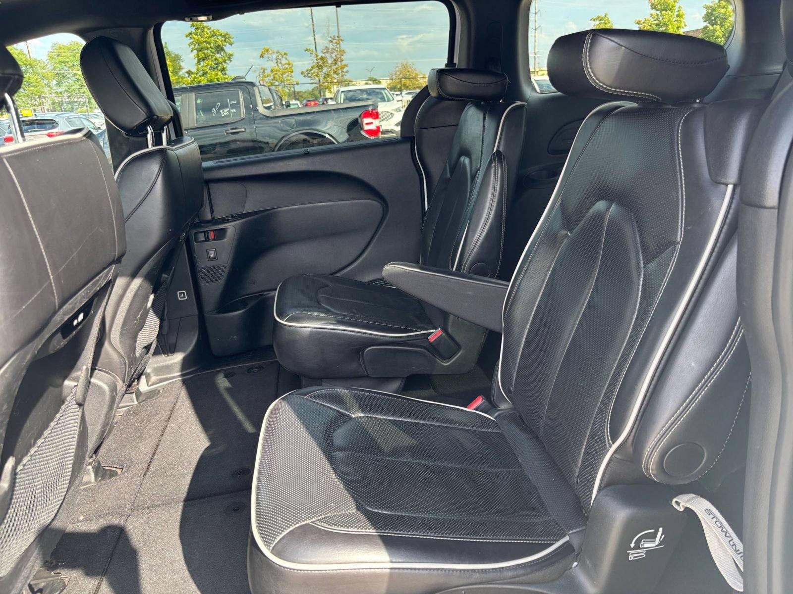 Thumbnail: 2025 Chrysler Pacifica - 25