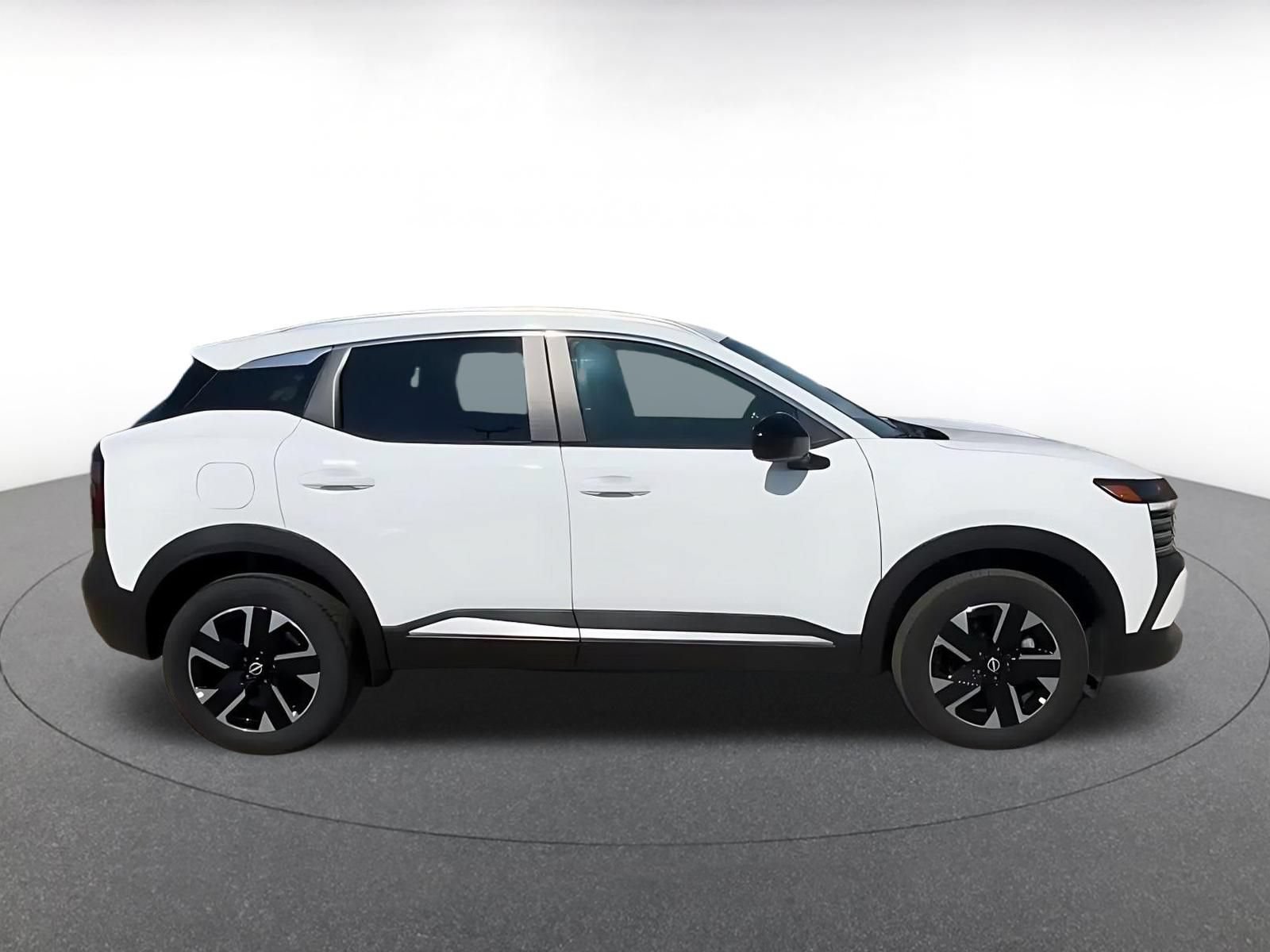 Thumbnail: 2026 Nissan Kicks - 16