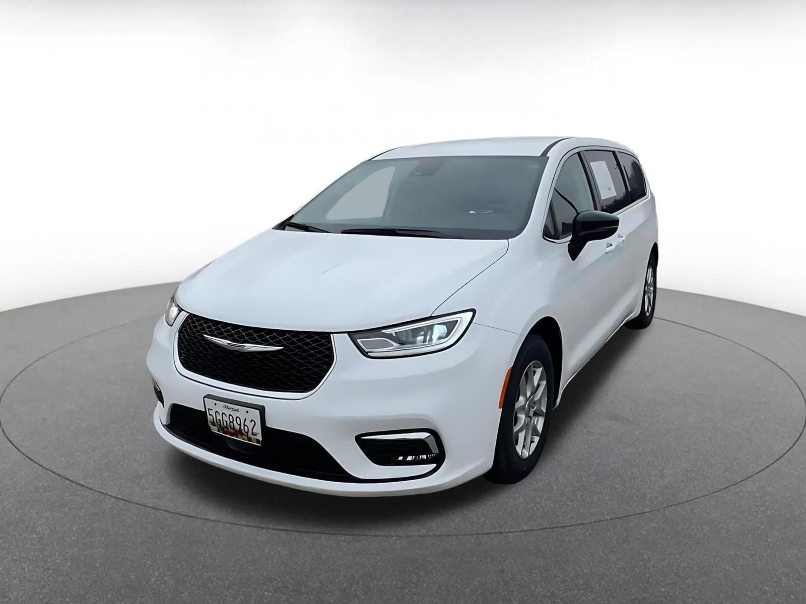 Thumbnail: 2024 Chrysler Pacifica - 7