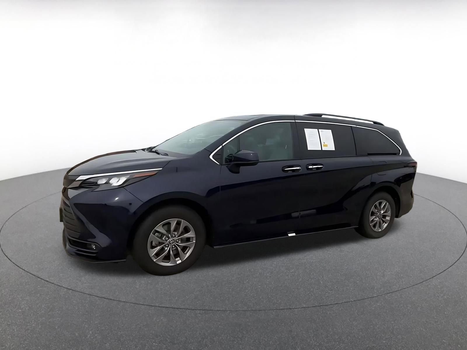 Thumbnail: 2025 Toyota Sienna - 8