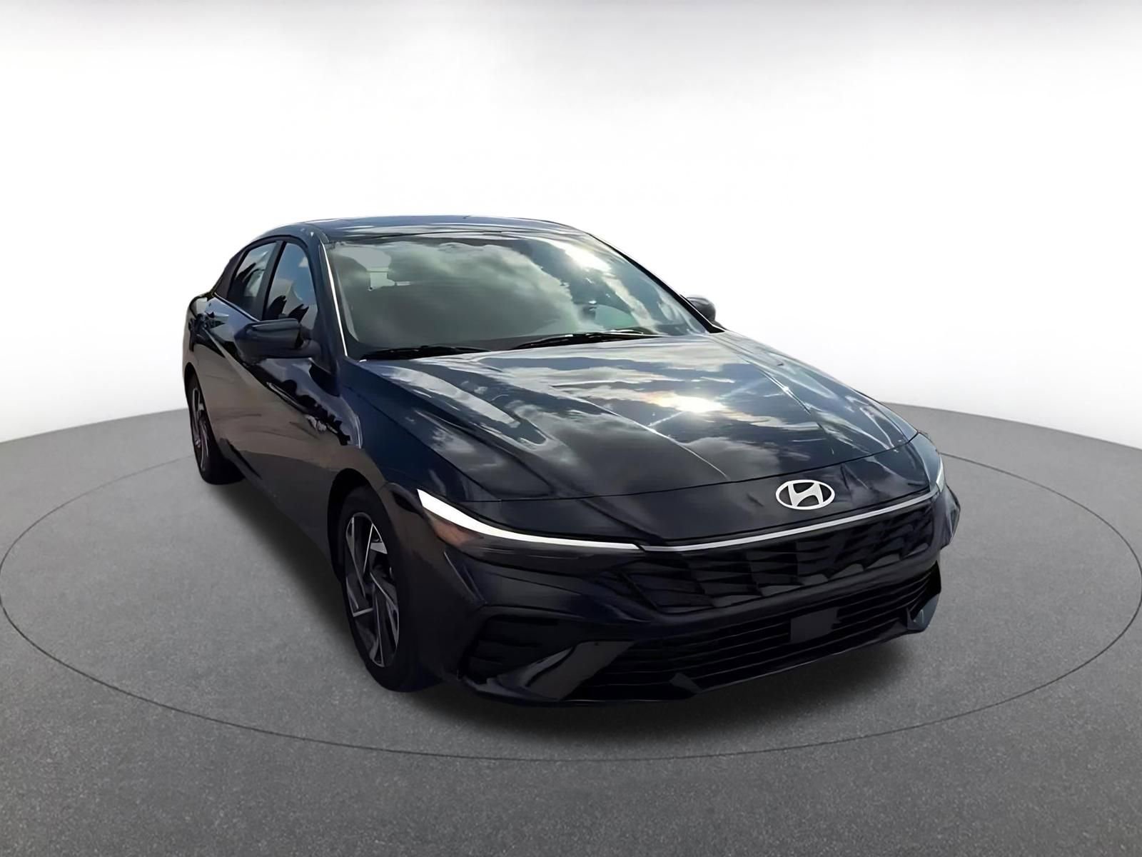 Thumbnail: 2025 Hyundai Elantra - 3