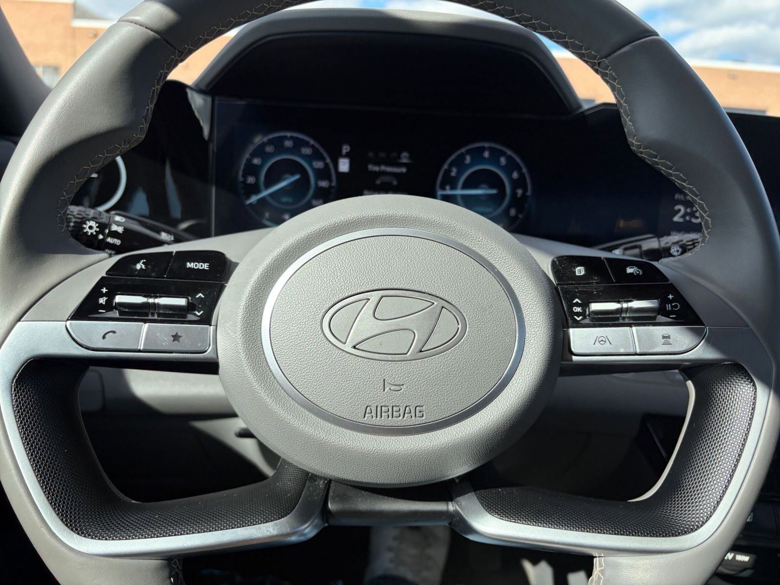 Thumbnail: 2025 Hyundai Elantra - 25