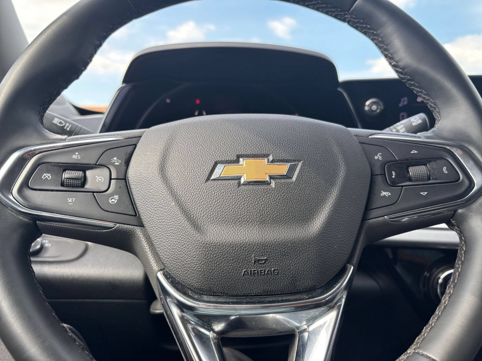 Thumbnail: 2025 Chevrolet Trax - 22