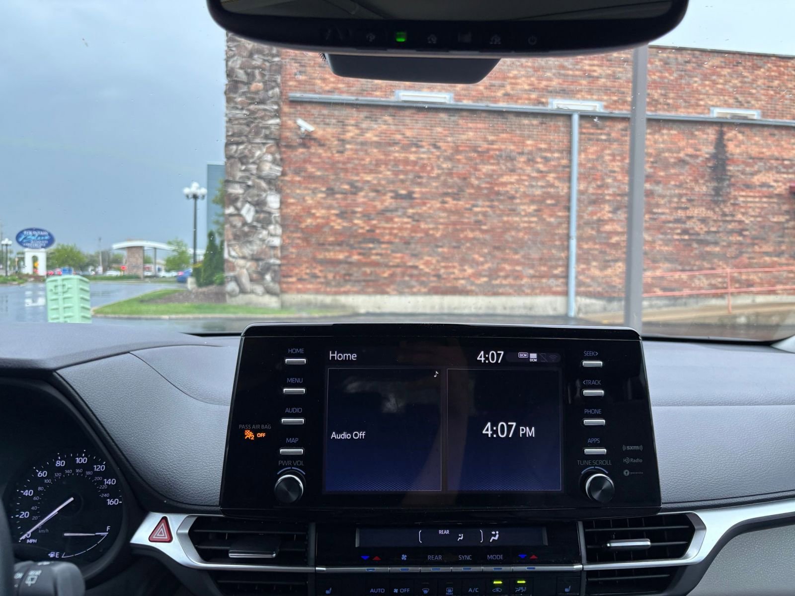 Thumbnail: 2024 Toyota Sienna - 17