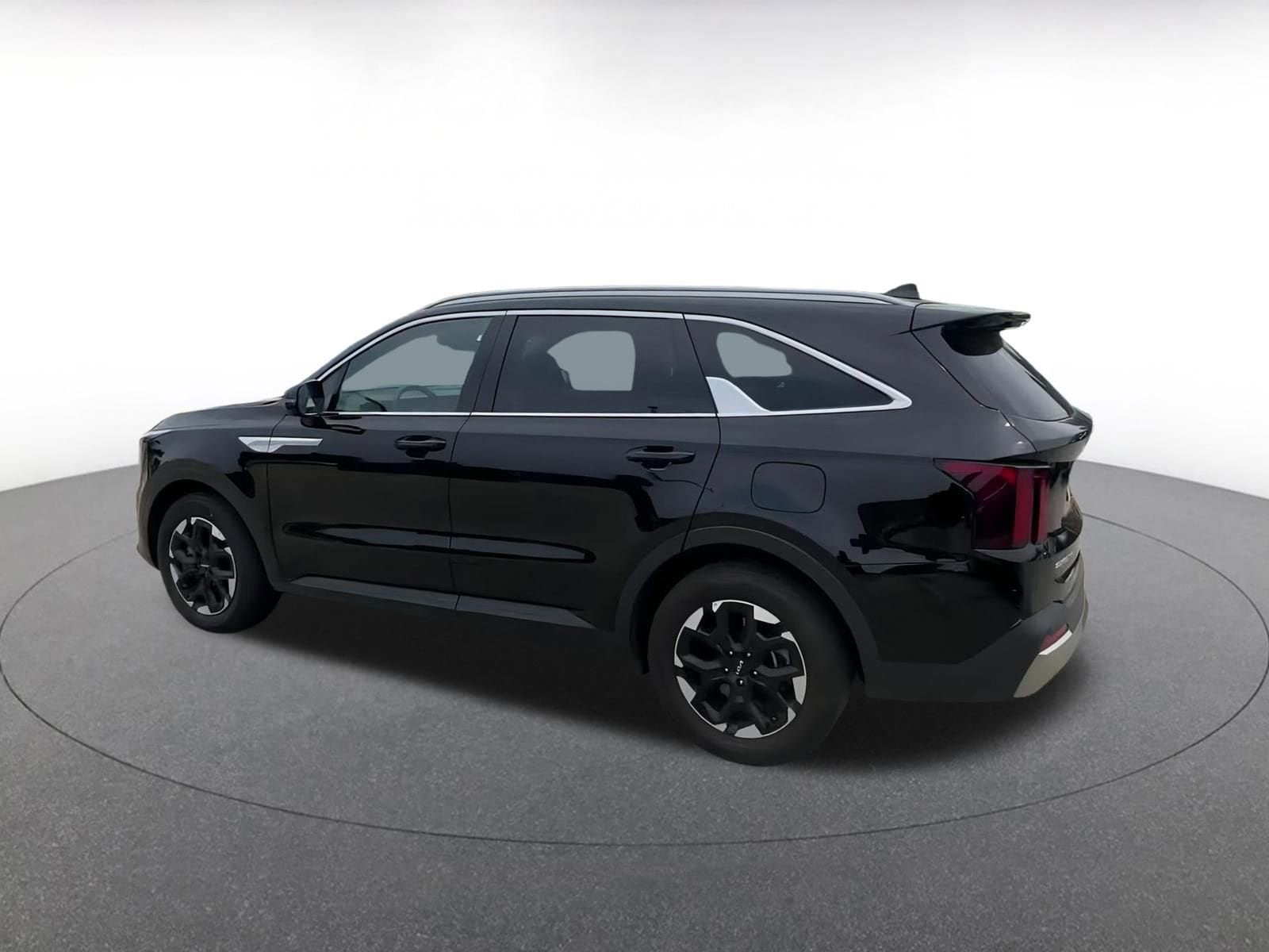 2024 Kia Sorento S 10