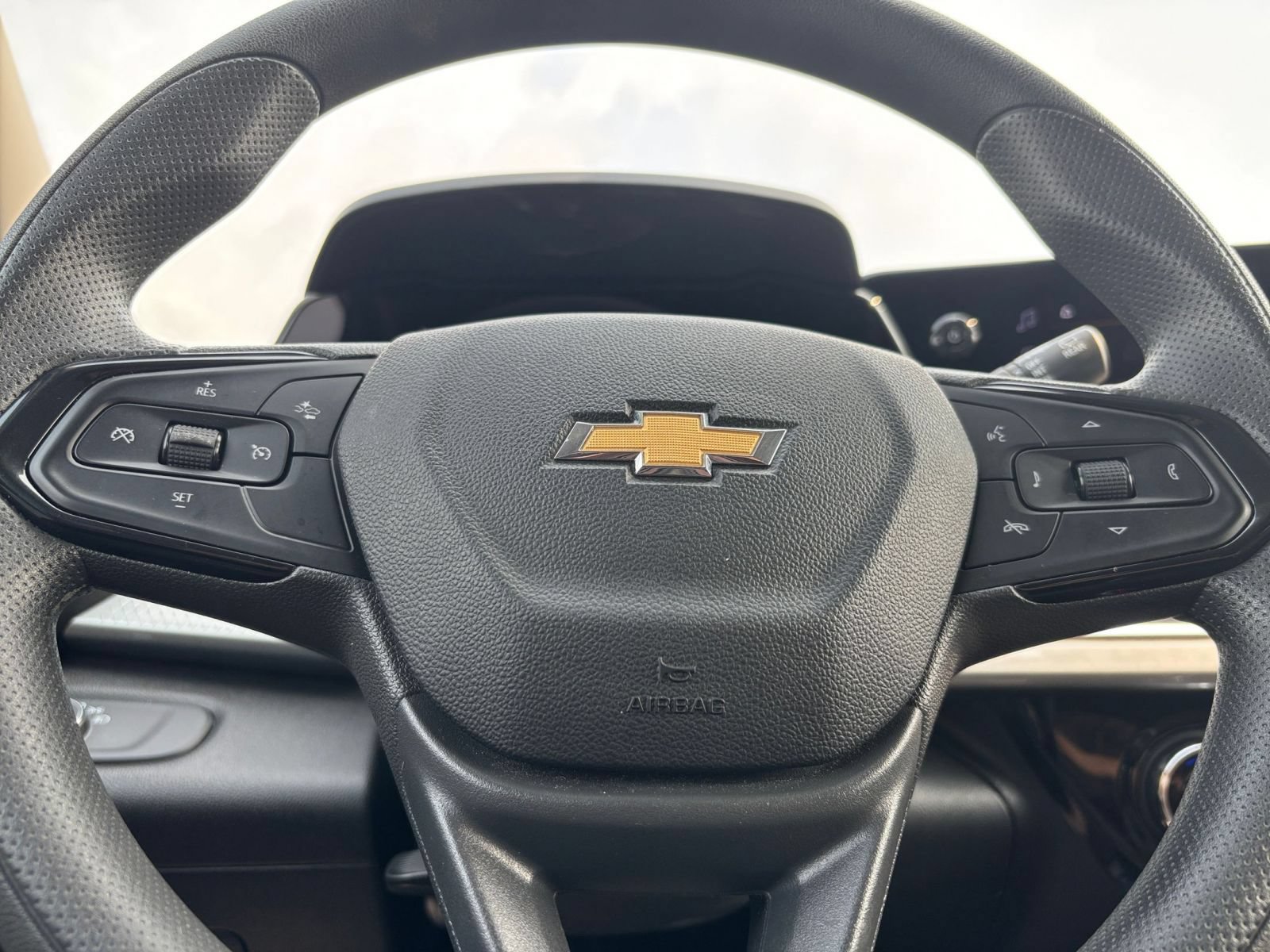 Thumbnail: 2025 Chevrolet Trax - 22