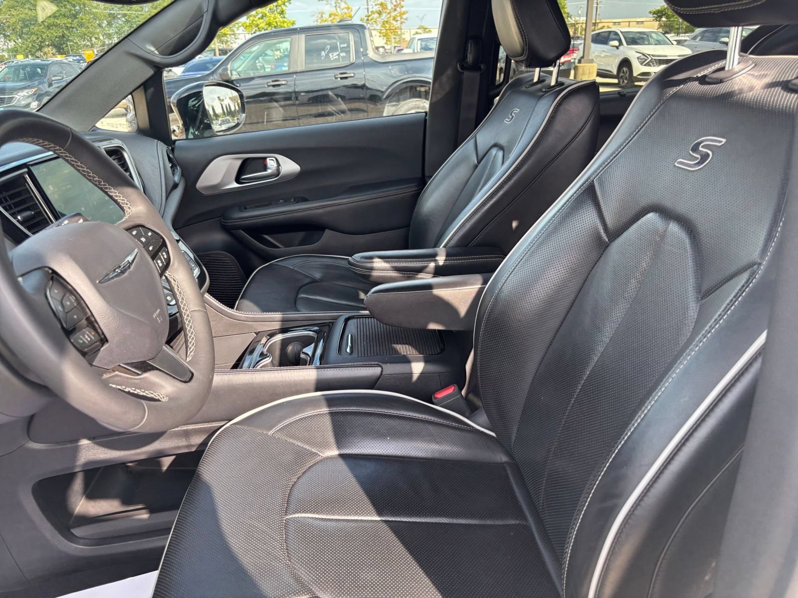 Thumbnail: 2025 Chrysler Pacifica - 26
