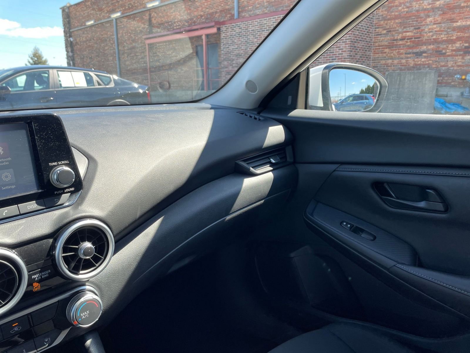 Thumbnail: 2025 Nissan Sentra - 33