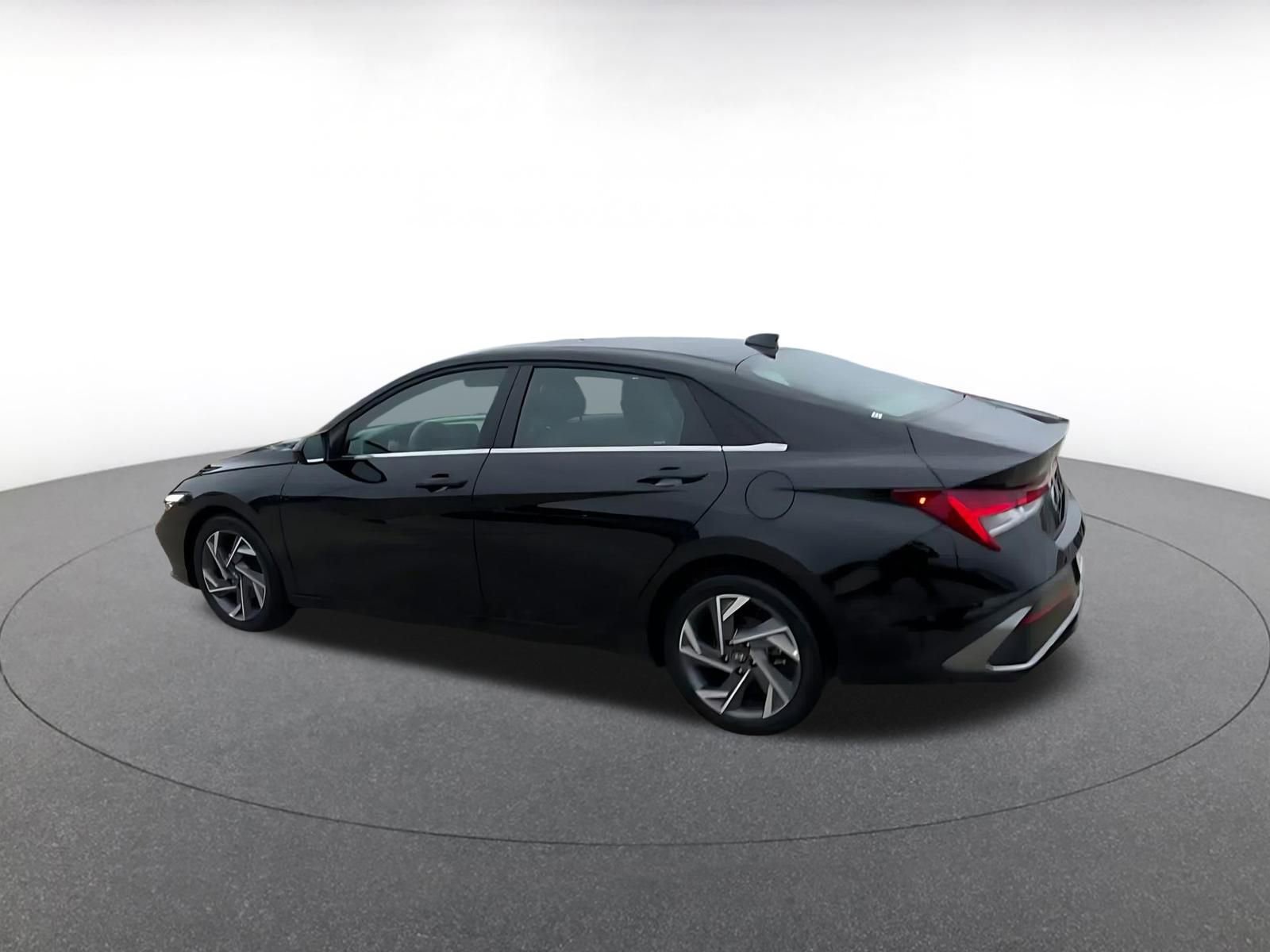 Thumbnail: 2025 Hyundai Elantra - 10