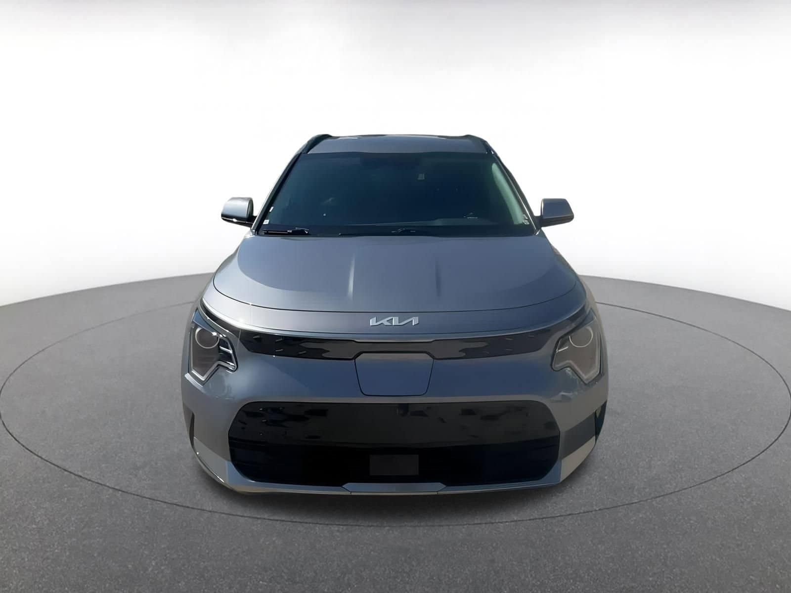 Thumbnail: 2023 Kia Niro - 4