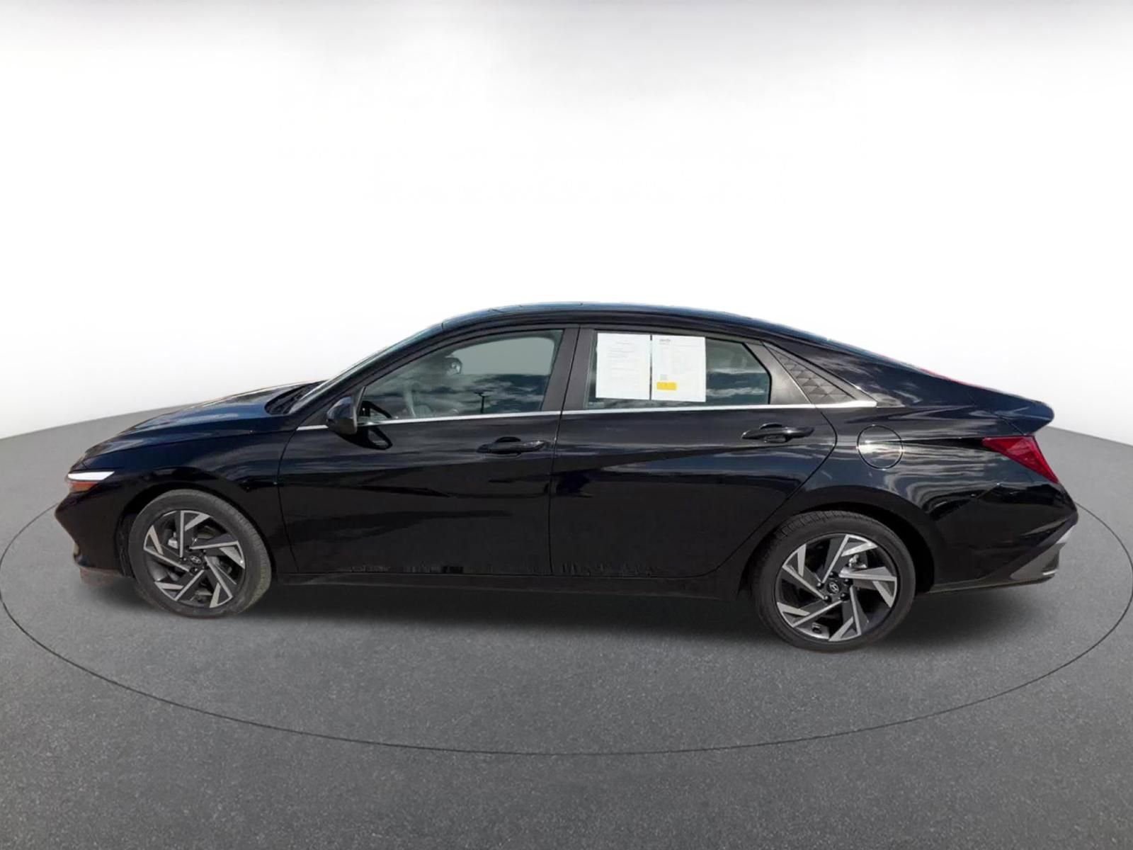 Thumbnail: 2025 Hyundai Elantra - 9