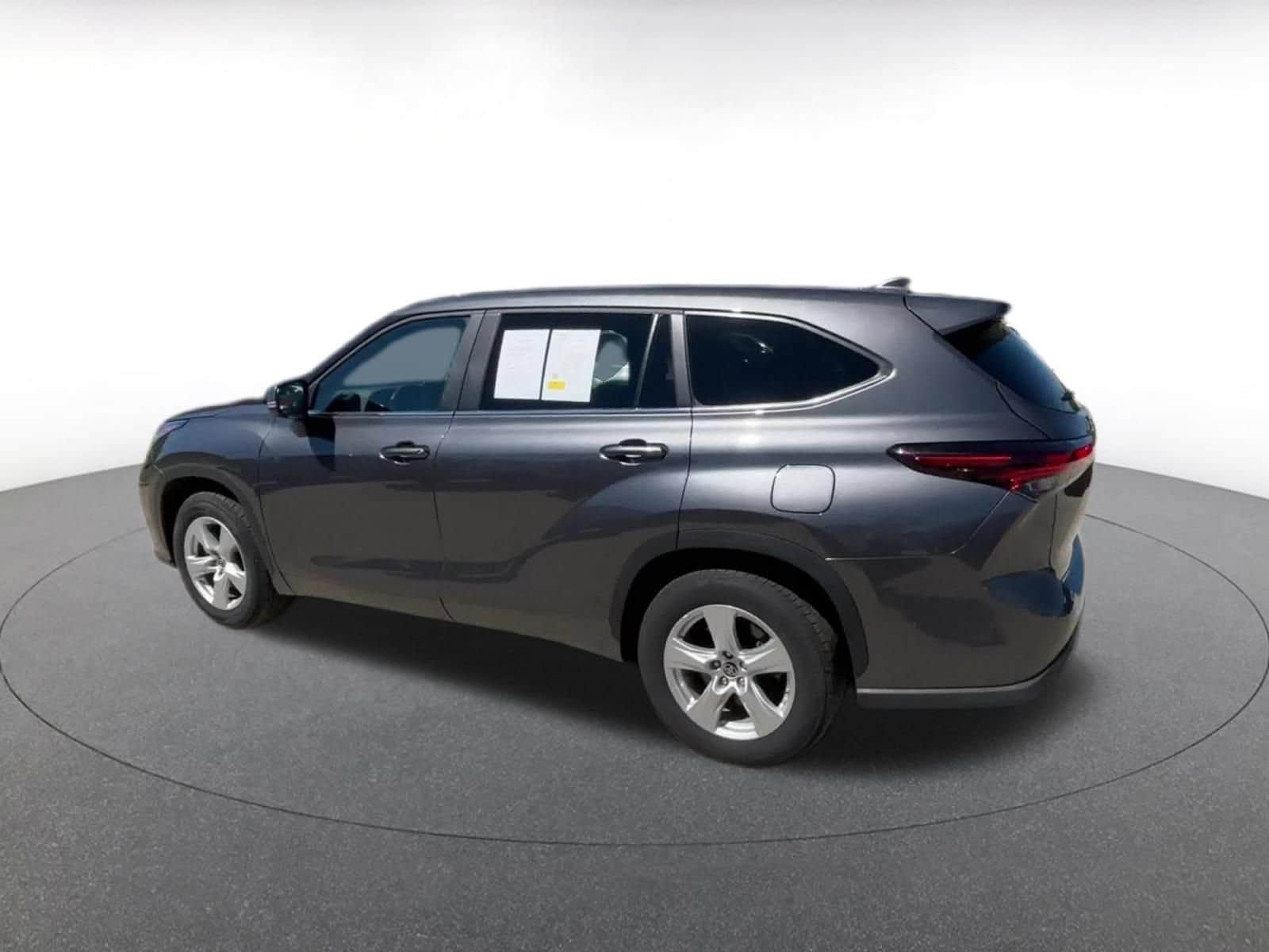 Thumbnail: 2025 Toyota Highlander - 10