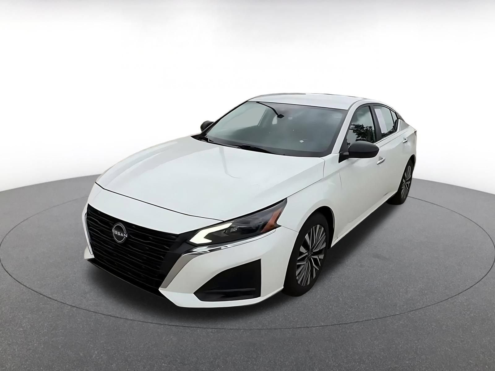 Thumbnail: 2025 Nissan Altima - 5