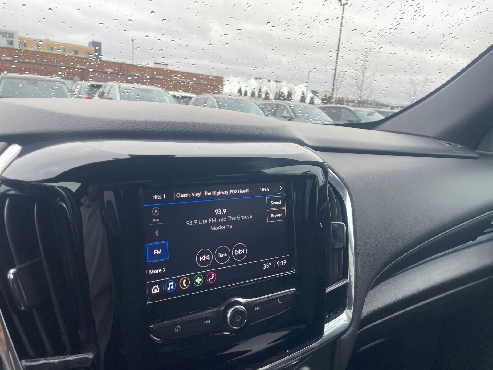 Thumbnail: 2023 Chevrolet Traverse - 20