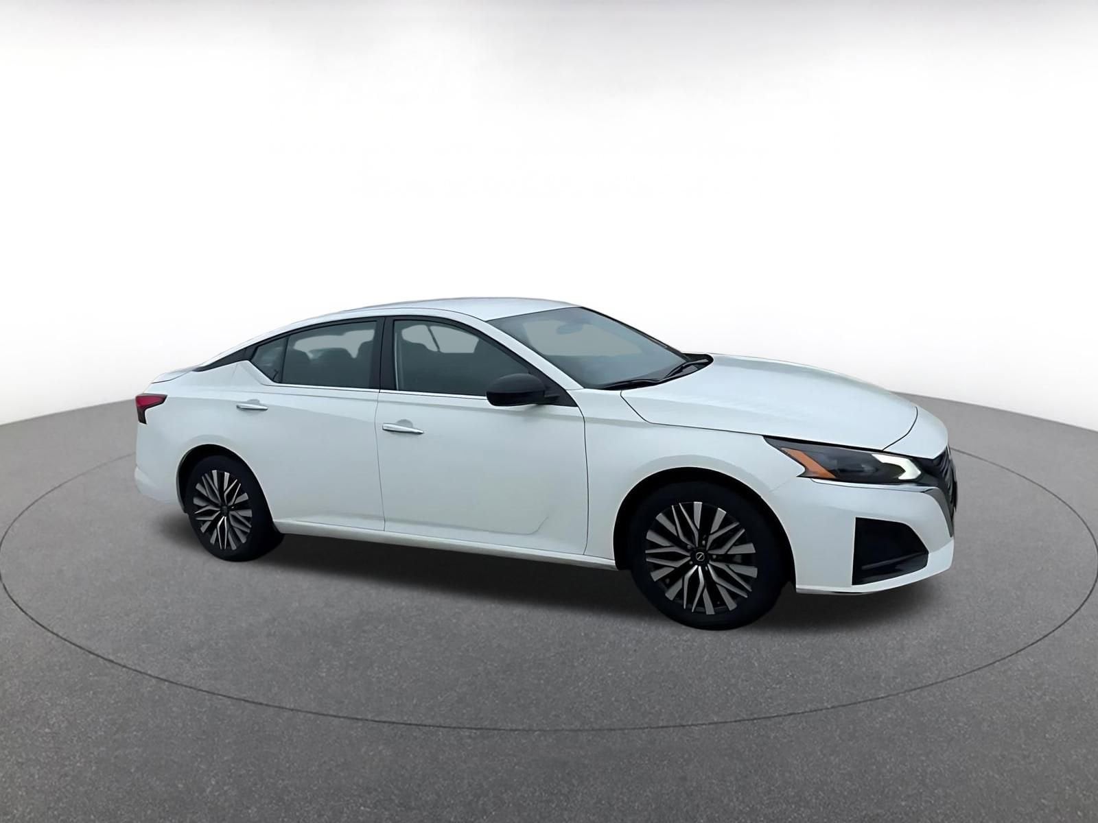 Thumbnail: 2025 Nissan Altima - 2