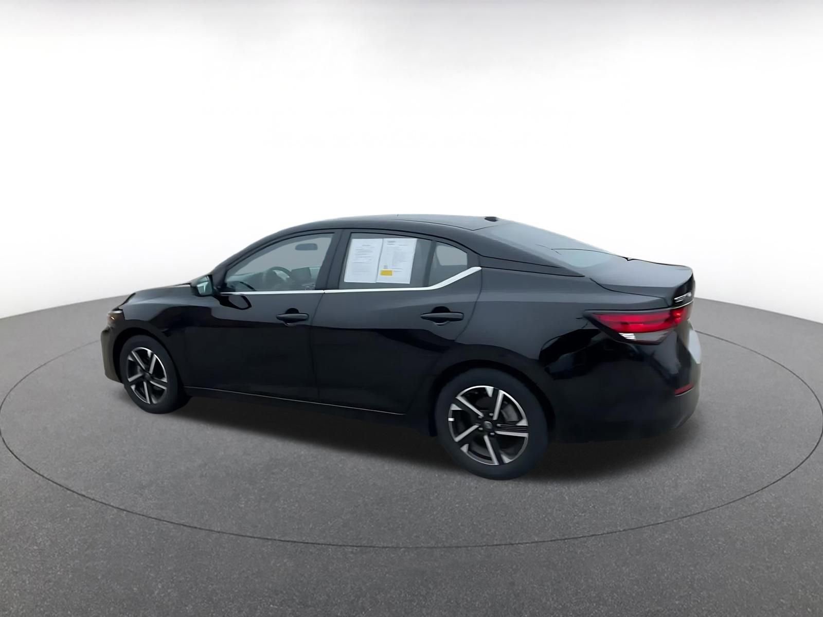 Thumbnail: 2025 Nissan Sentra - 10