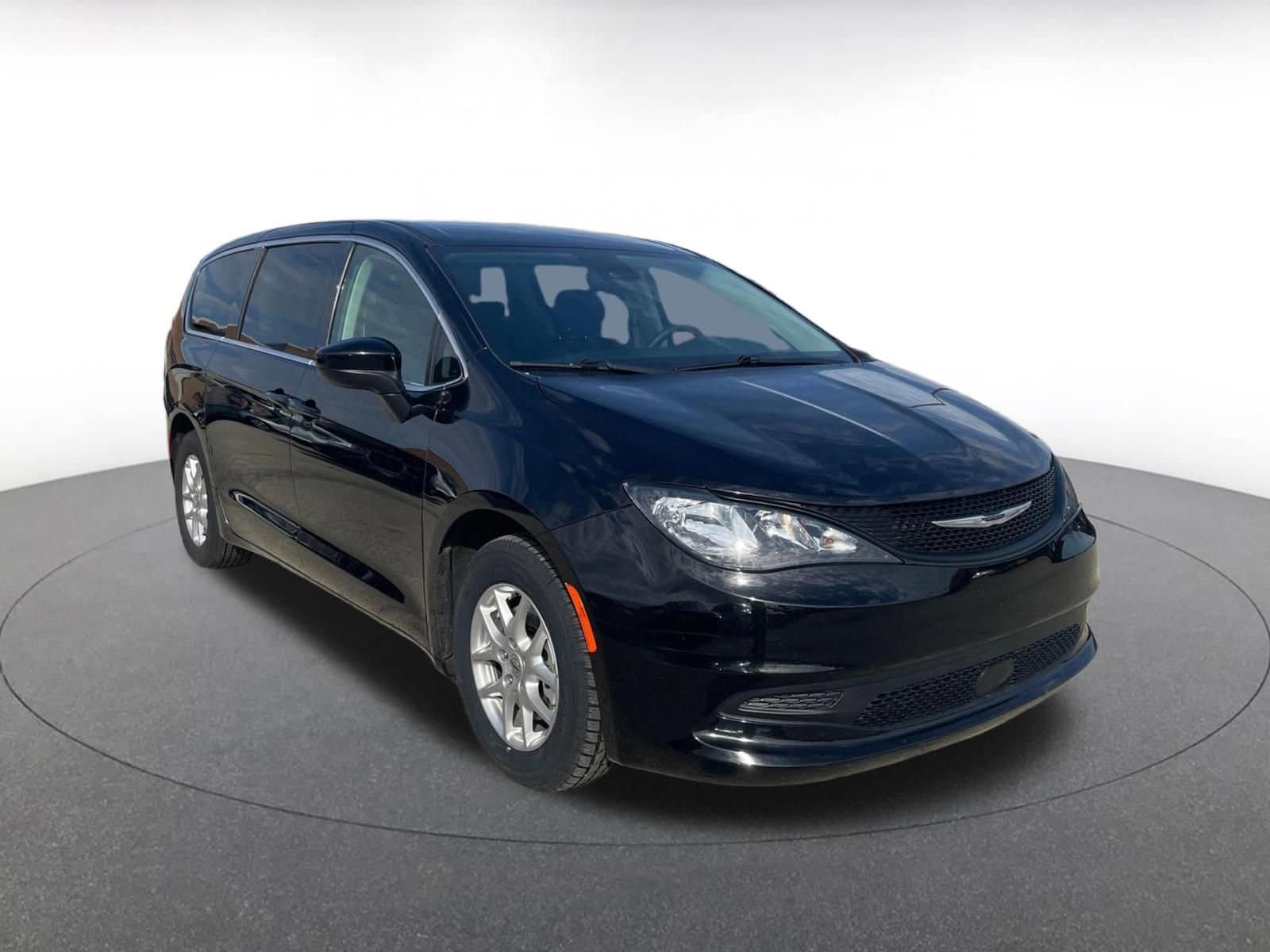 2024 Chrysler Voyager LX