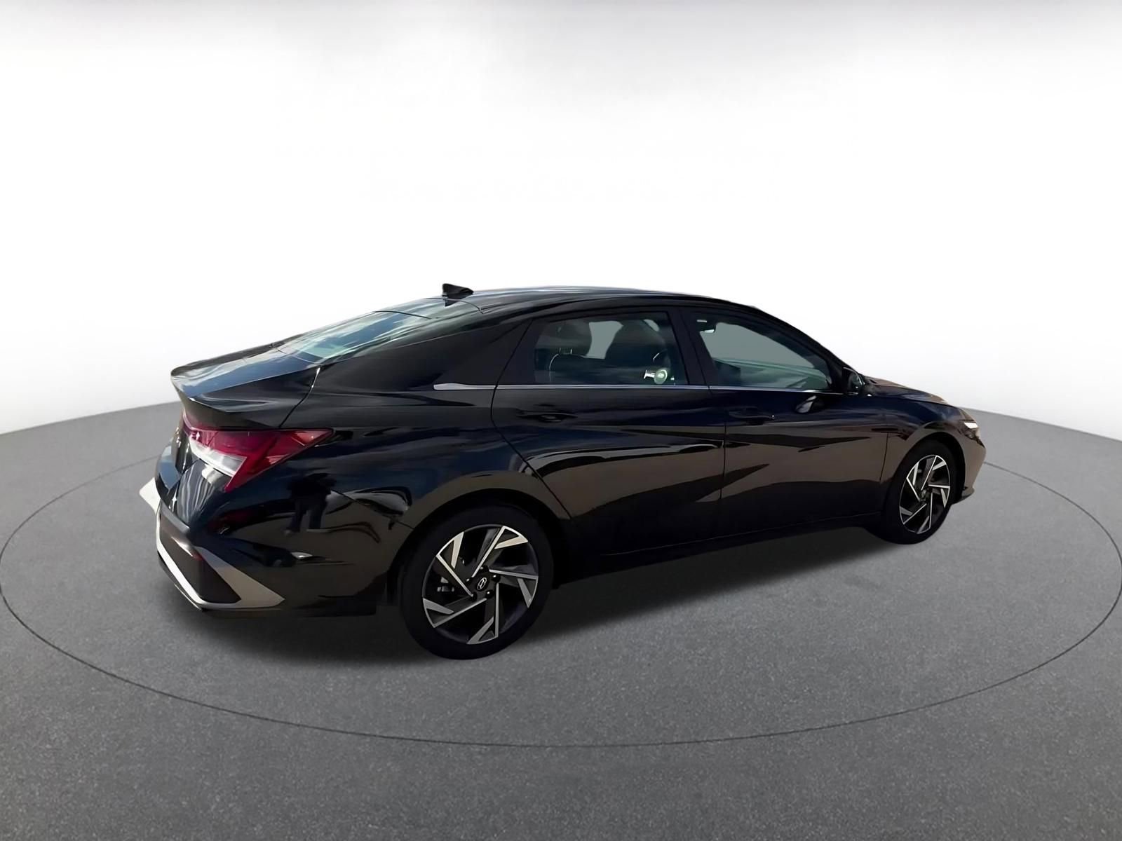 Thumbnail: 2025 Hyundai Elantra - 15