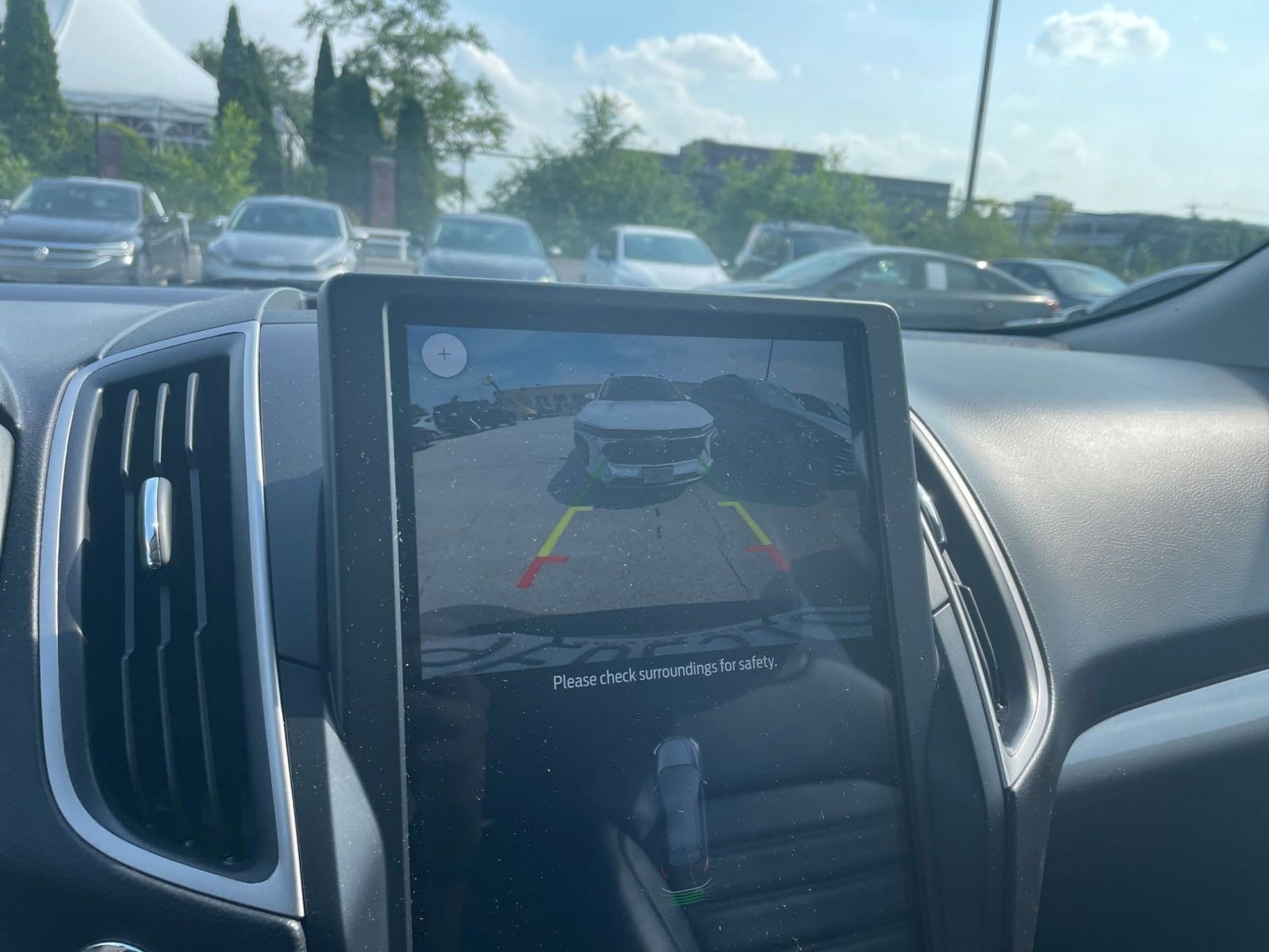 Thumbnail: 2023 Ford Edge - 17